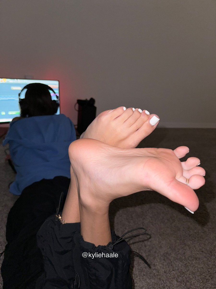 Part 2…. Worship me.. 😈👣 DM or text me 813-727-2337 for custom or video call