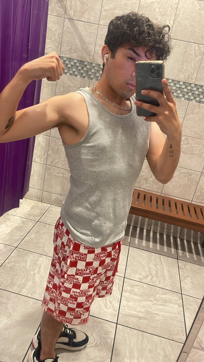 Gorillabutt1414's tweet photo. Late night pump for the fags -
#gay #fag #planetfitness #planetpizza
#yougottafriendinme https://t.co/nLzysr6eB7