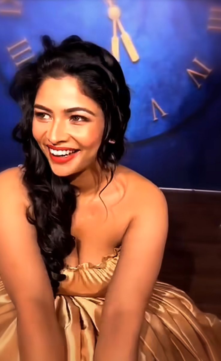 Devil_Murdock_'s tweet photo. VJ Maheshwari Huge Clevage 🥵 https://t.co/VGIOT6A2mW