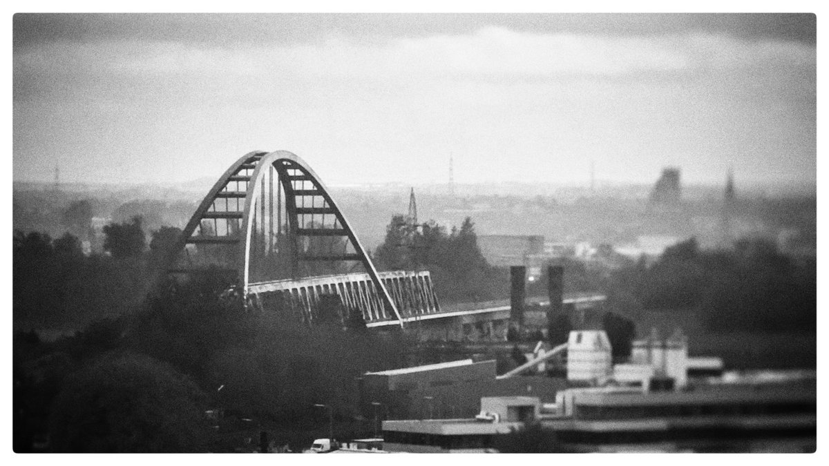 Another on my #iPhone14ProMax from my room window at the @InnsidebyMelia #Düsseldorf yesterday morning…..and artistically edited with #SnapSeed
#artisticlicence #roomwithaview #WexMondays #appicoftheweek #skyline #DesignerBridge
