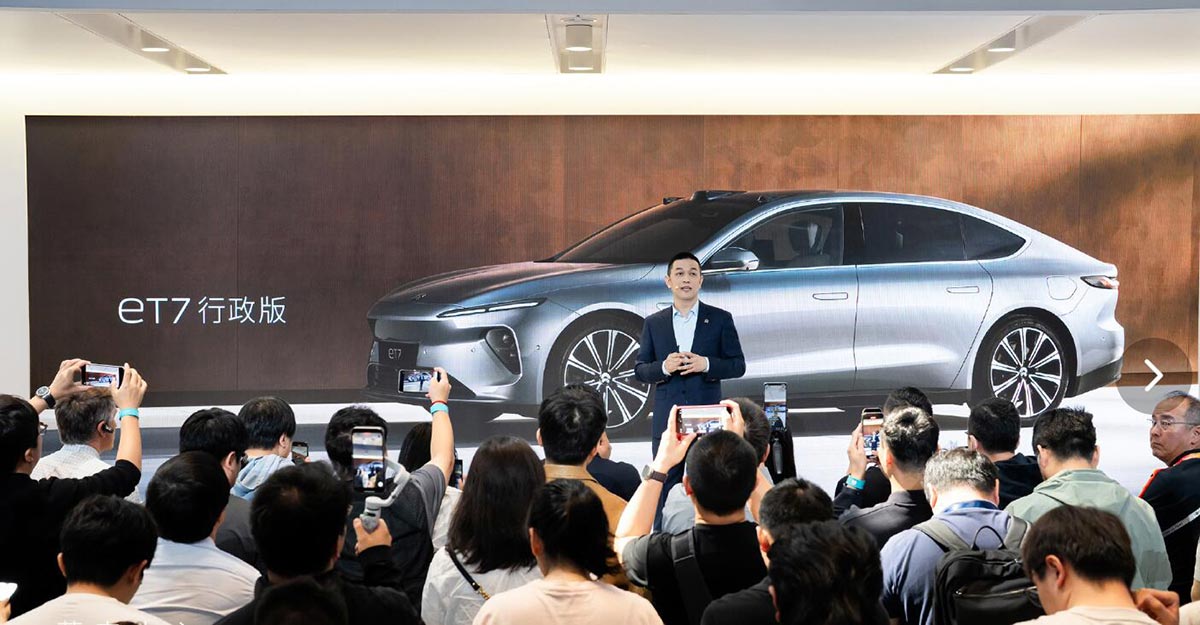 NioStrats's tweet photo. $NIO #NIO #NioET7 #ET7
-same price as 2023, RMB428k($59k),but bring 180 upgrades
-offer Executive & Executive Signature
-accepting customer order lock-ins today
-show cars &test drives available in showrooms, deliveries Apr30
purchase now incentives cont. https://t.co/TflvlQ0CHI