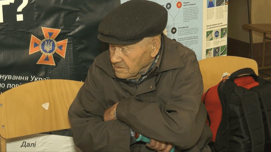 In the Donetsk region, 88yo pan Ivan walked on foot from the temporarily occupied part of his village after the invaders had tried to force him to accept russian citizenship. Volunteers met him in the govt-controlled territory and evacuated to safety. With one action this…