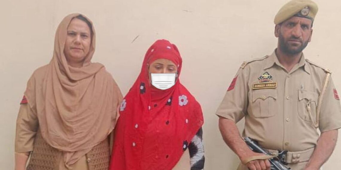 A notorious female drug smuggler, Nargis Akhter, booked under #NDPSAct in #Baramulla. Detained & lodged in Central Jail Kot-Balwal Jammu. Despite multiple FIRs, she continued promoting drug abuse by supplying drugs to local youth. #DrugSmuggling #Crime #JammuAndKashmir