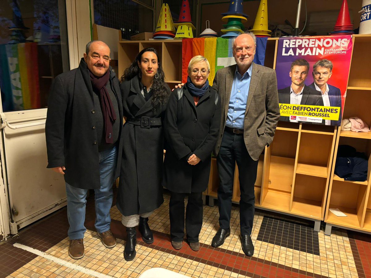 GRS_leslilas's tweet photo. Salle comble hier à #montreuil pour débattre de la #paix dans le cadre de la campagne des européennes organisé par la liste #gaucheunie portée par @L_Deffontaines. Merci au @PCF @pcf93 pour l’invitation. De très beaux échanges ! @Gauche_RS93 @Gauche_RS https://t.co/YmYq1HdXU9