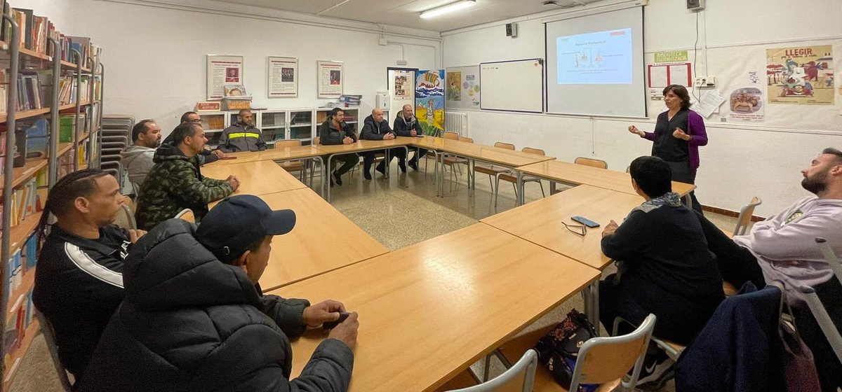 Aquesta tarda hem comptat amb la Verònica  Ruiz de Foment de Terrassa, que ens ha donat uns quants consells de com adaptar el nostre perfil professional a les necessitats del mercat de treball. 
Per créixer professionalment, cal que ens coneguem i ens adaptem als canvis.