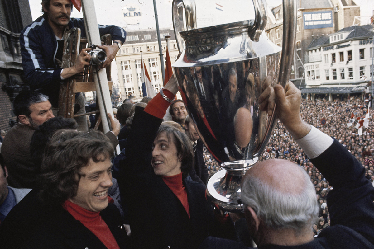 Johan #Cruijff zou vandaag 77 zijn geworden. ‘In zekere zin ben ik waarschijnlijk onsterfelijk,’ zei hij zelf. Zo is het ook, maar je wordt enorm gemist. ❤️ #ajax