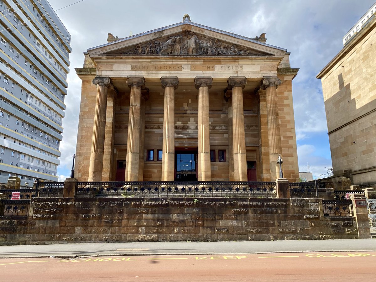 #MomentsOfBeauty in #Glasgow: As it is #IronworkThursday, this is the Neo Greek gate, with mini me Tympanum, by Hugh & David Barclay for their ‘A’ listed St George’s in the Fields church at 485 St George’s Road, Glasgow. Thankfully, the gate survived the WW2 cull of ironwork 🥰!