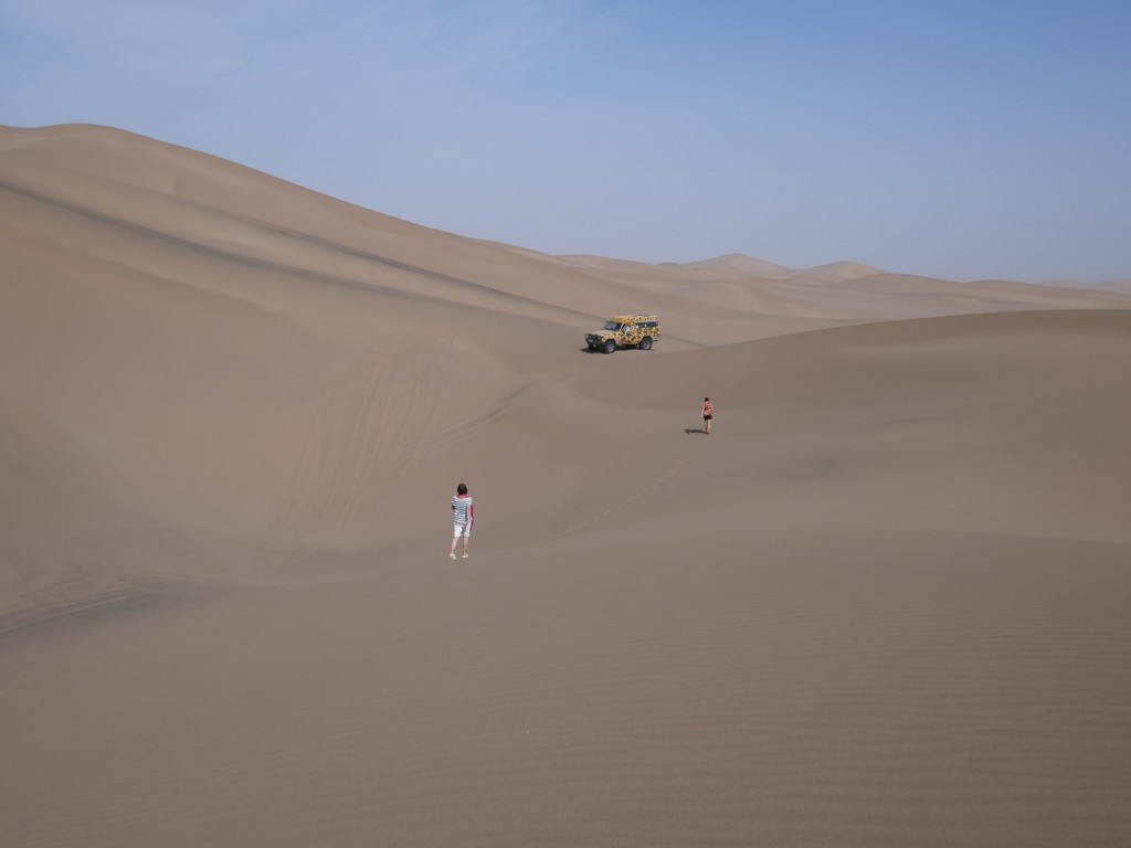 IranRoad's tweet photo. What exactly is far, near, small or large ❓️

Especially in the desert, this question arises quite naturally. It comes to you whether you want it to or not. W questions are also asked automatically by your body and it tries to answer them.

Question yourself 😁 https://t.co/7hqJHg07U4