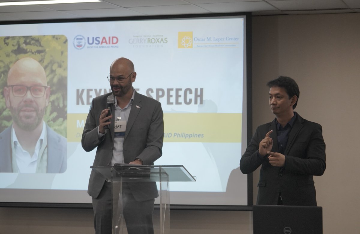 To strengthen collaboration between hearing and Deaf communities engaged in climate action, @OMLopezCenter’s Project SIGND partnered with the Komisyon sa Wikang Filipino to develop references easing the translation of Filipino Sign Language to spoken Filipino and vice versa.