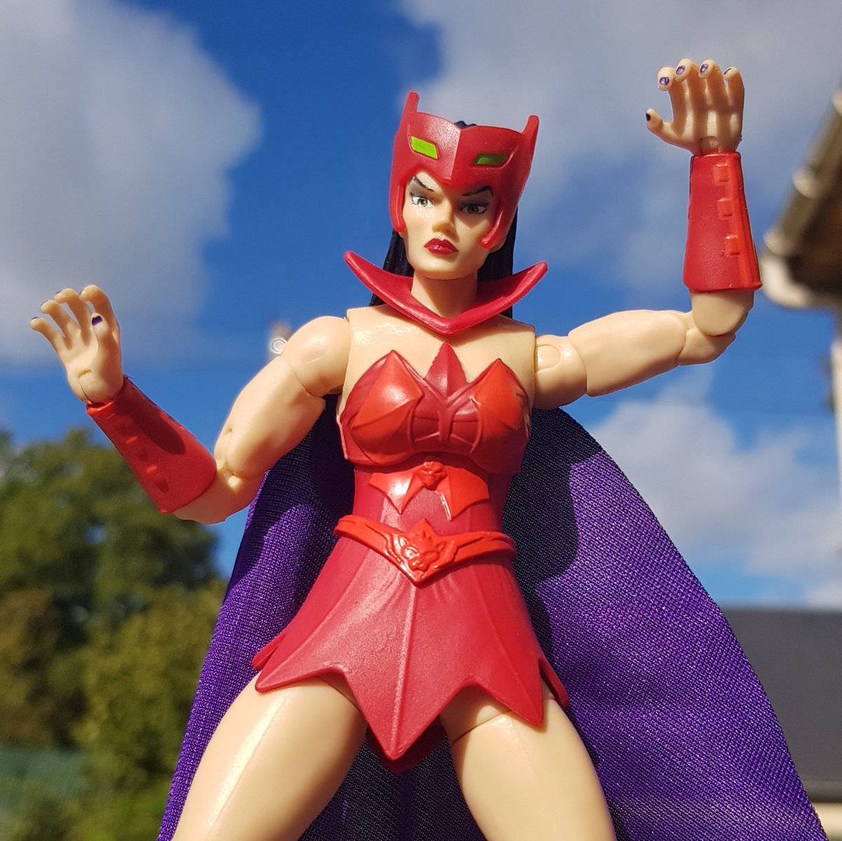 #dailyTFnFig 116
Brand: She-ra and the princesses of power #motu
Type: masterverse
Name: Catra
It's very different from her redesign yeah 😭 (i prefer the new catra). I do like the mask and big horde logo