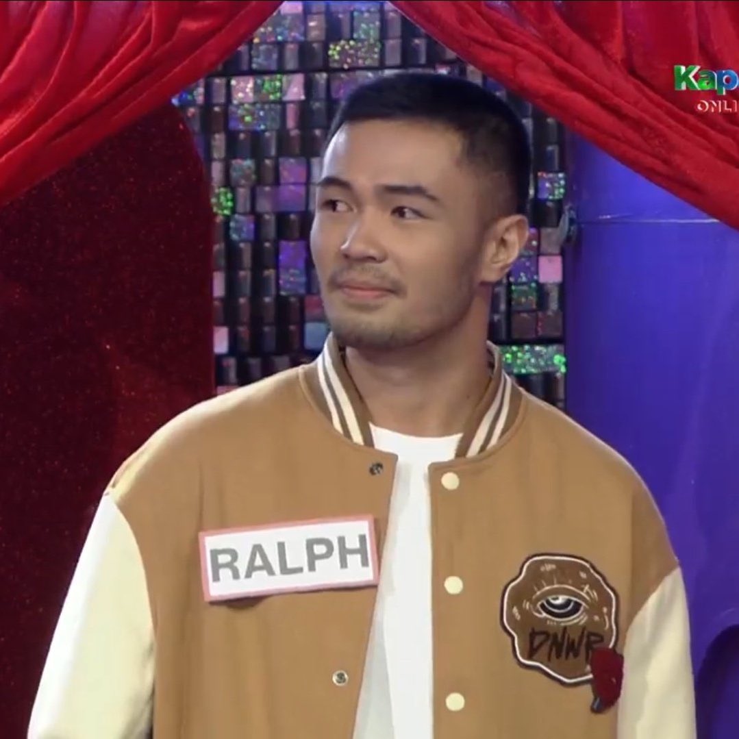 charlaurriee's tweet image. Grabe yung glow up ni Ralph. Ralph's first appearance is opening mismo ng Ex-pecially for you then after 4 months boogsh lalo siyang gumwapo as searcher. 😍🥰
#ShowtimeCheckNaCheck
