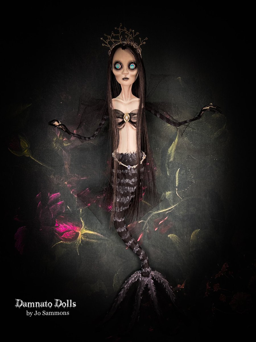 DamnatoDolls's tweet photo. Wall mounted mermaid art dolls available in my Etsy store https://t.co/K94hawzVZk
#mermaidcommunity #mermaids #artdolls #dolls #MHHSBD https://t.co/1nUofRovz3