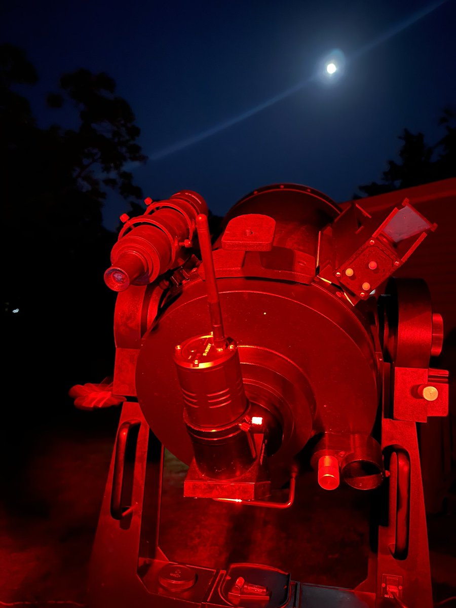 antroastronomo's tweet photo. Probando fotografiar la Luna menguante con tres diferentes telescopios usando la cámara planetaria wifi SVBony SC311. https://t.co/ccUePnrdzm