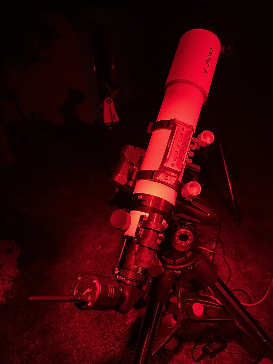 antroastronomo's tweet photo. Probando fotografiar la Luna menguante con tres diferentes telescopios usando la cámara planetaria wifi SVBony SC311. https://t.co/ccUePnrdzm