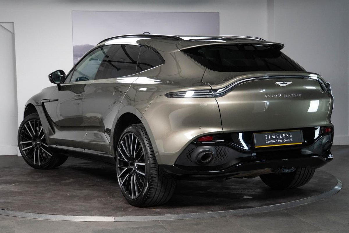 Light Ivory interior with Titanium Grey exterior is a beautiful and elegant combination. This DBX looks even better out on the road! A 2023 car, this is the very latest specification with a high level of options. hwmastonmartin.co.uk/pre-owned-cars…