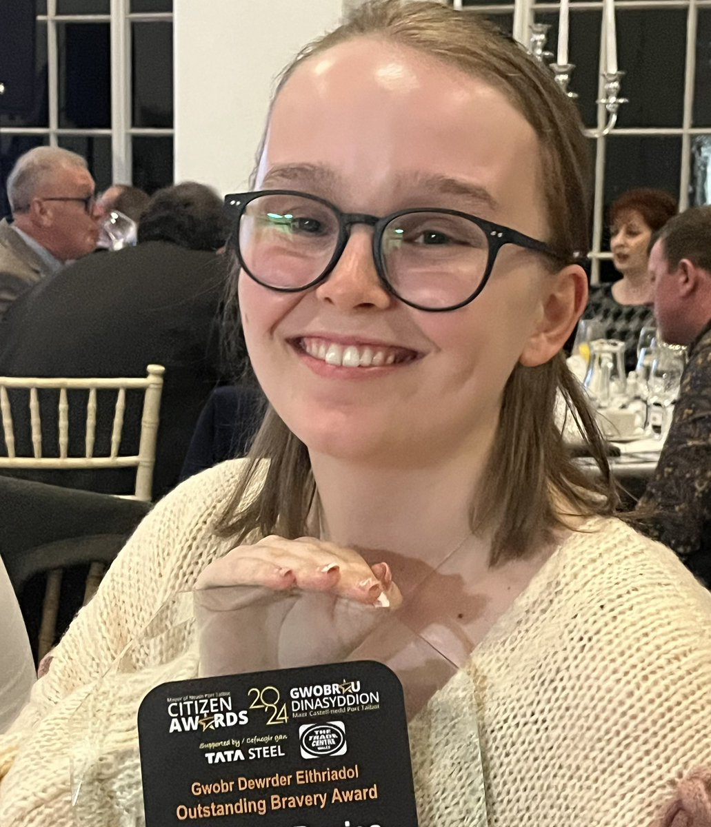 #LongCovid is a chronic illness. It’s relentless and unforgiving. One day - all #LongCovidkids will realise how hard it’s been and how brave they are. Last night though - @NPTCouncil honoured this young lady for just that - overcoming adversity and not letting it define her