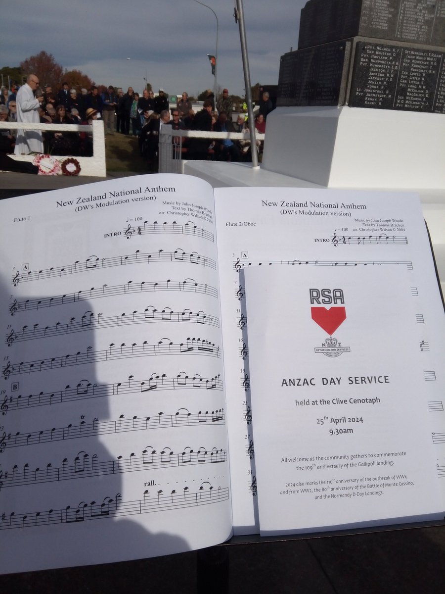 Played the flute at two ANZAC services today to honour fallen Australian and New Zealand soldiers. We must remember the present-day wars in Ukraine etc too. #LestWeForget #WeWillRememberThem #AnzacDay2024