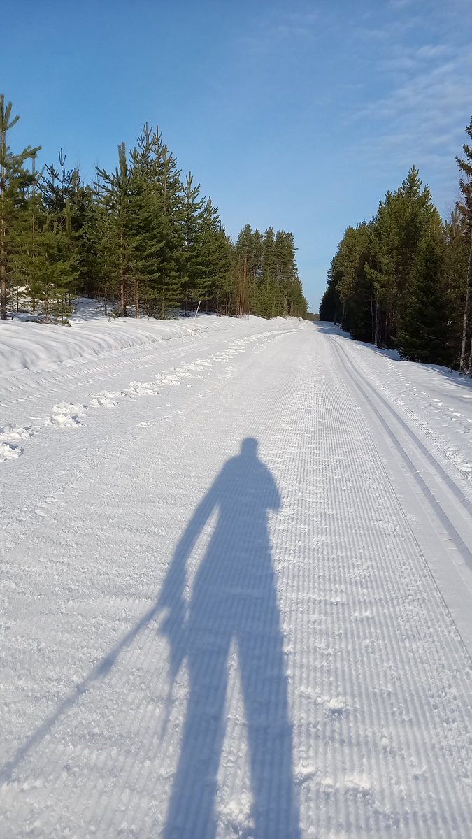 Kävin aamulla baanalla. 🌞 Aurinko nousee jo varhain, joten kuuden jälkeen on jo päivä 😃 Tänään aiheena myös baanat, väylät ja saavutettavuus. Liikenne 12-suunnitelmaa päivitetään ja juuri aloitamme Itä-Suomen tilaisuutta. #liikenne