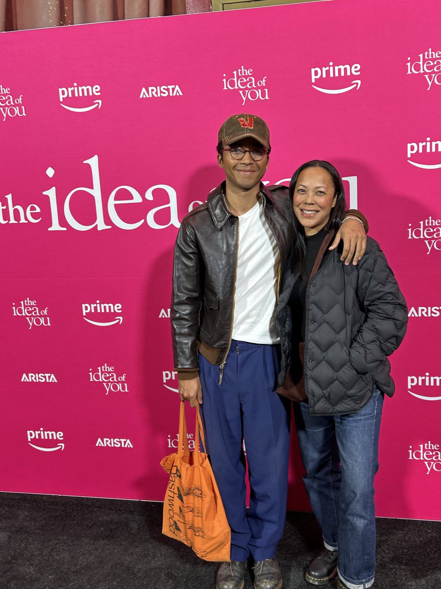 Only1DebyDeb's tweet photo. Just me and the kid! https://t.co/AFAoqDTArD
