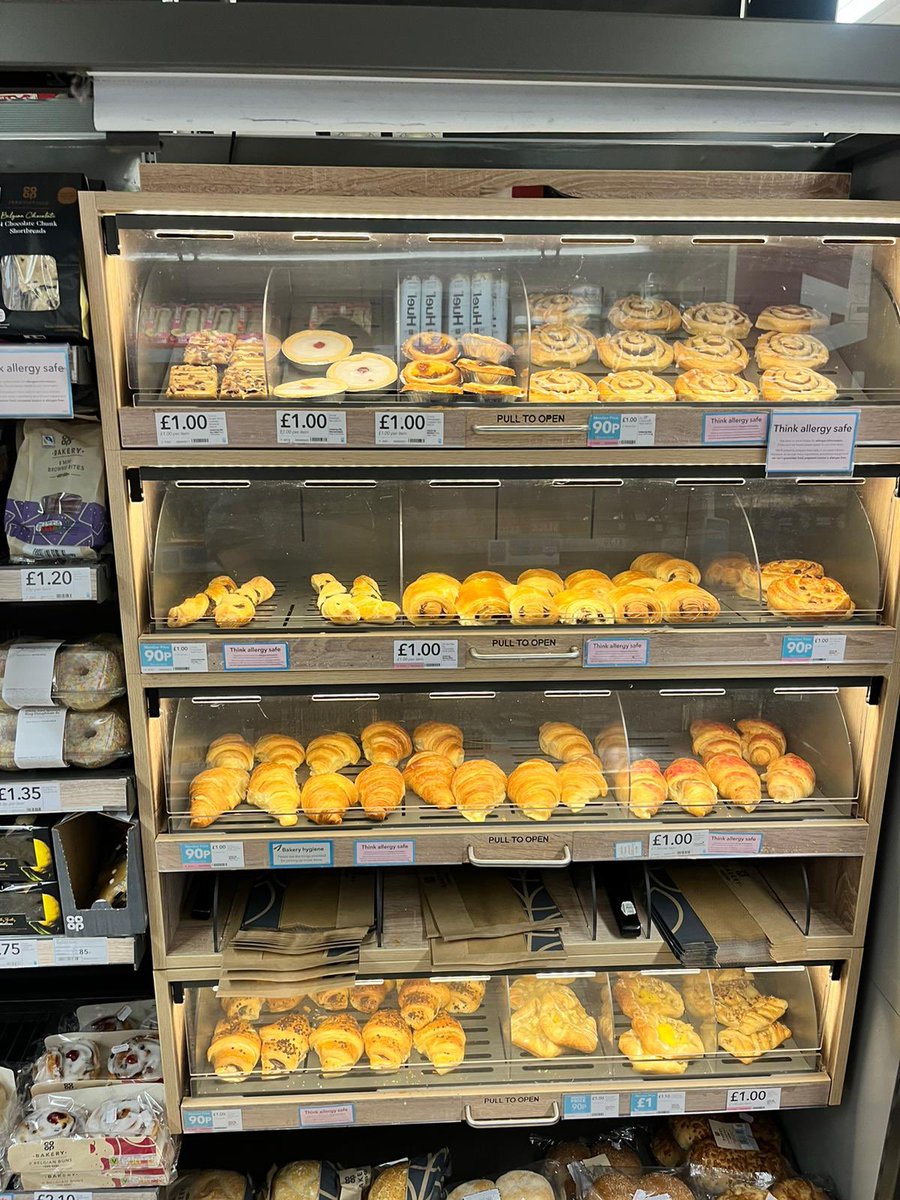 MichaelMikecas's tweet photo. Pop into coop cross this morning,  for a great selection of fresh bakery  products as baked by @Matt_rocks87 https://t.co/FA0NgjBHlt