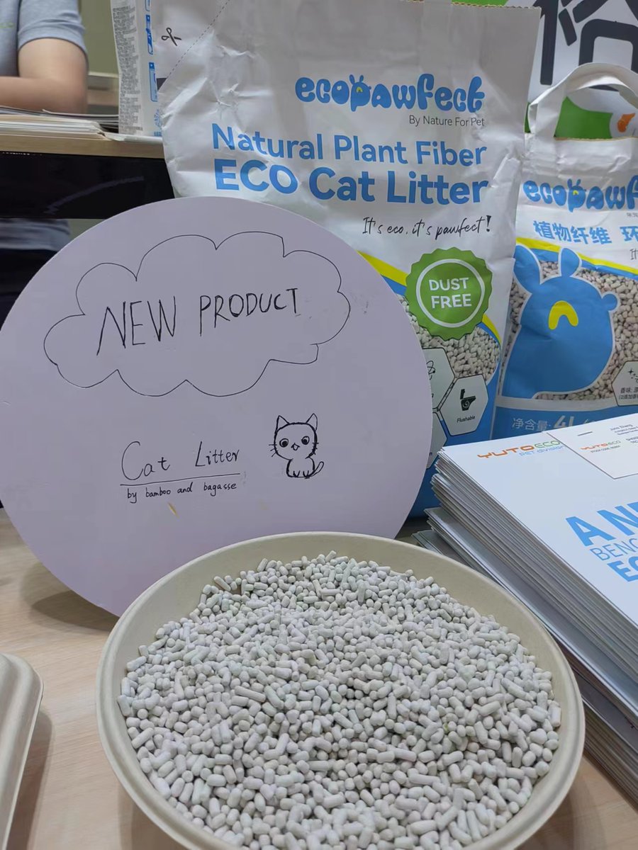 SZYUTOPET's tweet photo. YUTOECO in the 136th canton fair 📷
Booth：Area A Hall 4.2 E39-41
We bring a new product--plant fiber cat litter by bamboo and bagasse，welcome to our booth and have a happy conversation. https://t.co/5tZl4navsY