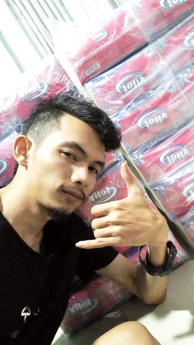 terustouring's tweet photo. Rupanya cukup tinggi antusias warganet mengenai per-tissue-an ini, jika ada waktu senggang saya akan coba menulis sedikit tips dan gambaran mengenai dagangan tissue ini. 

Bisnis sampingan yang jika ditekuni bisa menjadi pondasi. 

Tentu saja, saya terbuka untuk diskusi. https://t.co/ZspYgbutg3