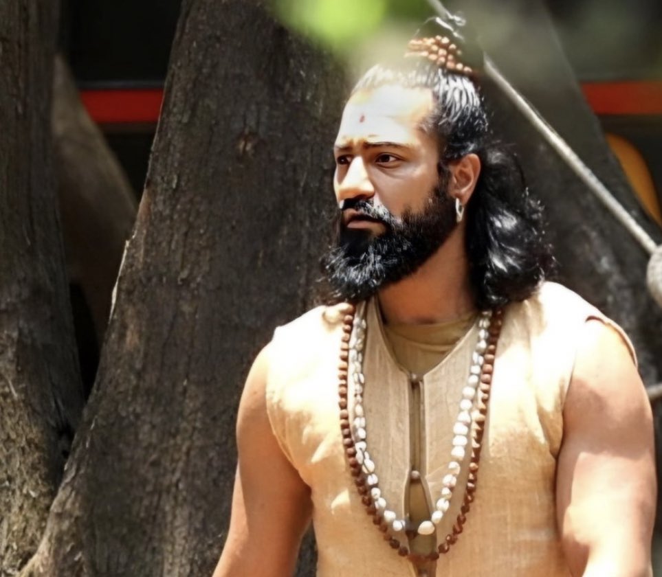 #VickyKaushal’s Look As Chhatrapati Sambhaji Maharaj ‘Chava’ Surfaces The Internet! Thoughts on this look? #Bollywood #ChhatrapatiSambhajiMaharaj @vkbd09 @VickyKaushal_FC @VickykaushalF @vickykaushal077 @VICKYKAUSHALFP