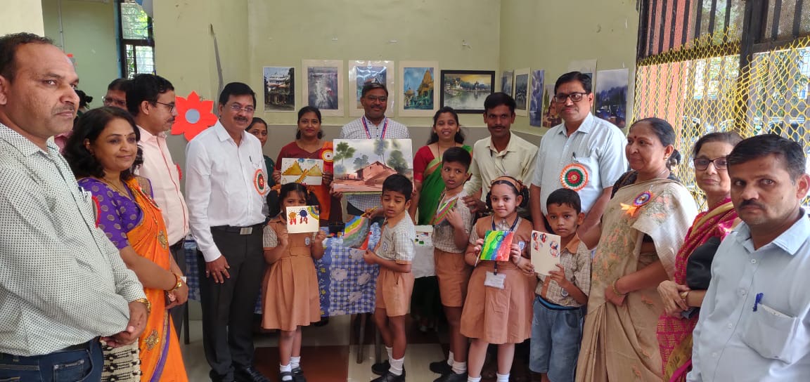 MahaSamagra's tweet photo. School Readiness Program Mela shines its light on nearly all schools across the state. Students, parents, and educators come together to encourage engagement, facilitate learning, and nurture a sense of community spirit
#GovernmentofMaharashtra #STARSProgram https://t.co/YUlVWIMa2U