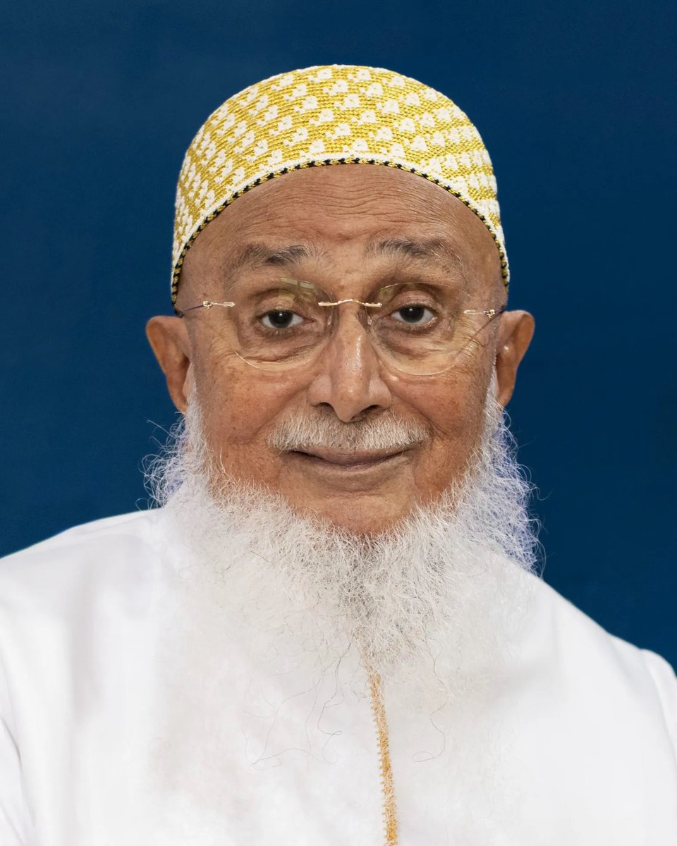 Dawoodi_Bohras's tweet photo. Syedi Aliasgar bhaisaheb Kalimuddin, Mazoon al-Dawat, which is the second office in the Dawat hierarchy after al-Dai al-Mutlaq, passed away at the age of 95 on April 24, 2024, at Saifee Hospital in Mumbai.
His tireless efforts to improve the lives of thousands of people, particularly through education & learning sessions, will be remembered for years to come.