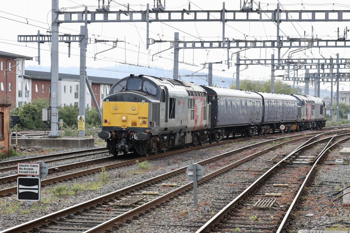 Chasing Tractors. Over 22nd-23rd April, ROG made a 175 stock move from Holyhead - Landore. I caught 37901 and 37611 as 5Q60 at Crewe on Monday, then 37901 and 37884 running 5W78 through Cardiff and then finally as 5M57 running back to Derby RTC. Fabulous sights and sounds!