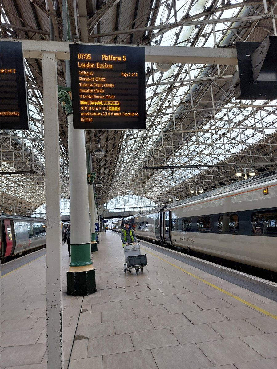 Mike_Thorpe_'s tweet photo. Ready to head off to London to do some work with @NHSRachListens for the @NHSEngland #CancerProgramme. It should be a full day. ππ
#CancerPPV24 https://t.co/DFJspclAmE
