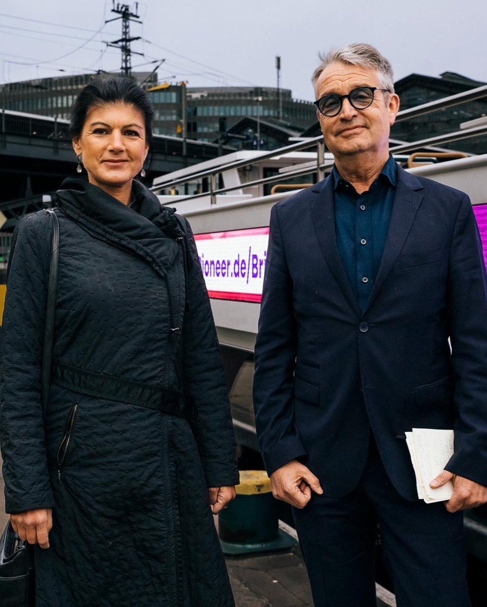 45 Tage sind es noch, bis das Bündnis Sahra Wagenknecht ihr Debüt bei den Europawahlen hinlegt. Die Person dahinter ist die Politikerin und Bestseller Autorin @SWagenknecht . Sie hat uns gestern auf der @ThePioneerDe besucht und Einblicke gegeben: In ihre politischen…