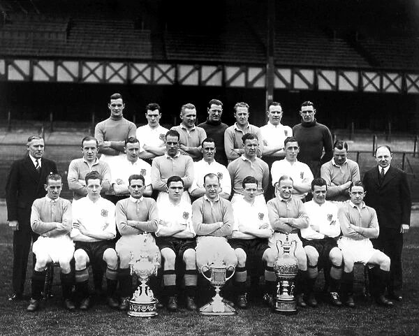 🗓️ #OnThisDay 1️⃣9️⃣3️⃣4️⃣ : Days after winning the Scottish Cup, #Rangers secure our 21st Title, beating Falkirk 3-1 at Brockville. Jimmy Smith(2) & Jimmy Marshall scored. We ended the season winning the Glasgow & Merchants Cups and crowned British Champions after beating Arsenal.