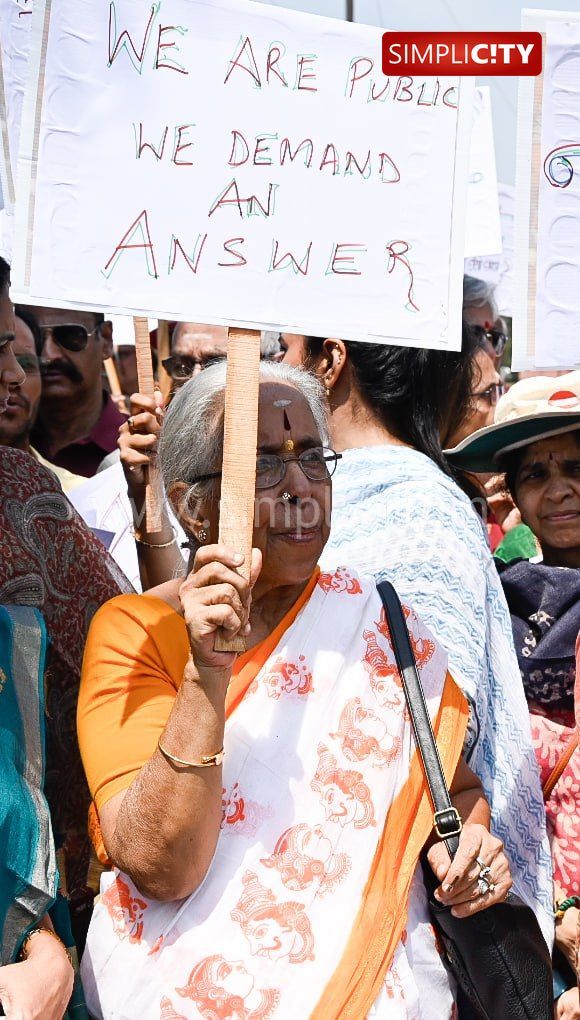 #Photostory Protesters Who had Already Voted take part in ‘No Vote’ Demonstration by ‘People for Annamalai’ at South Taluk Office, Coimbatore