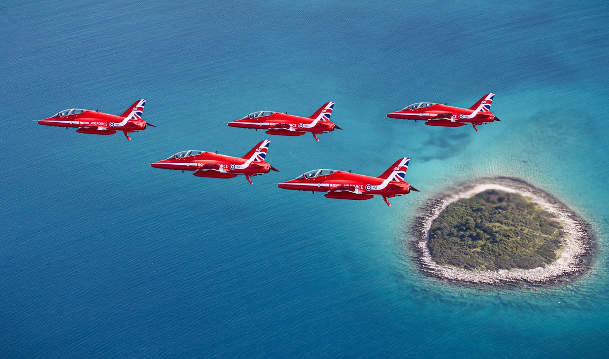 Beautiful backdrop in Croatia for #RedArrows pre-season training. 📸 Cpl Phil Dye