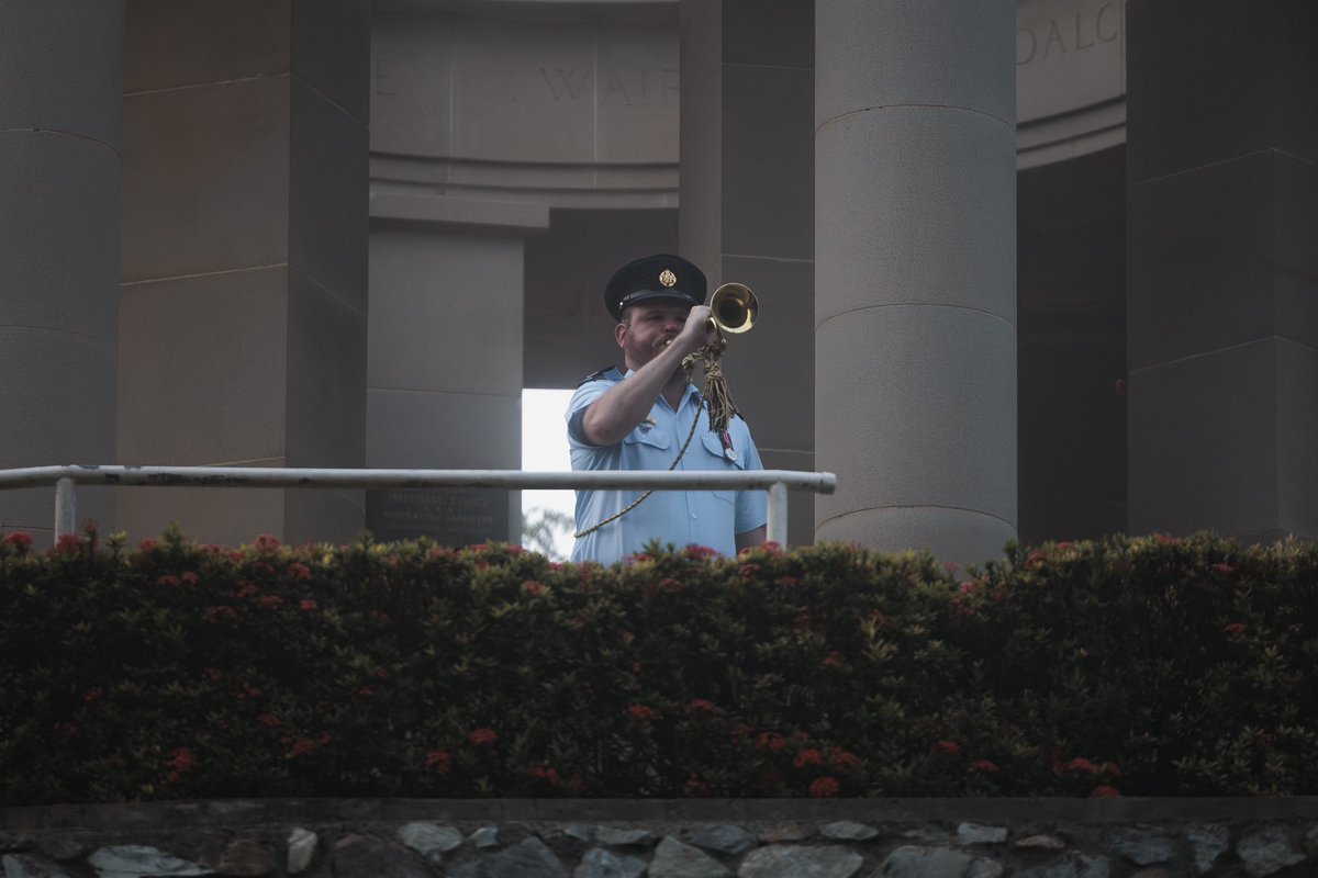 It was an honour to commemorate Anzac Day in Papua New Guinea.   We met at Bomana War Cemetery, Port Moresby at dawn, the final resting place for so many service personnel from Australia and New Zealand who died fighting in PNG during the Second World War.   1/2