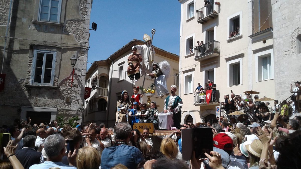 San Nicola👼😇🙏
#Campobasso #CB #Molise #IlMoliseEsiste #CorpusDomini #Giugno #IlVoloDegliAngeli #Angeli #SanNicola #Bambini #Bambine #Ragazzi #Ragazze #Uomini #Donne #Portatori #Banda #Gente #Persone #ScalettAllert #Italia #Italy #Ita #Musica #OffertaSanNicola #Misteri #Comment