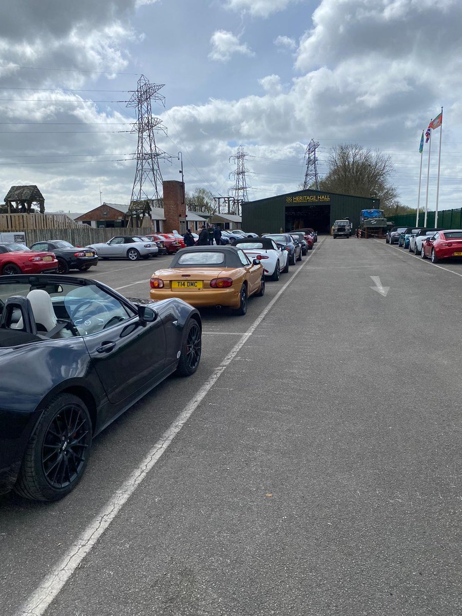 Over the weekend we hosted a visit from the MX-5 Owners Club Yorkshire Ridings for the @Fbhvc_uk national #DriveItDay. Find out more about car club visits to @edenCamp 👉visit edencamp.co.uk/car-club-visit…