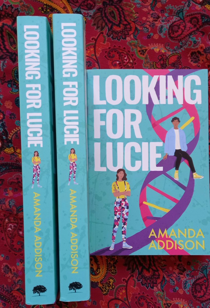 #amwriting You can read my interview with @writing_ie on celebrating diversity and multiple ethnicities in YA storytelling when writing LOOKING FOR LUCIE out now @NeemTreePress writing.ie/interviews/div…