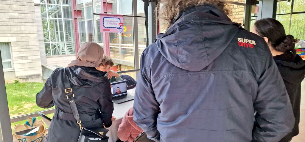 💬 Synchroniser les mouvements des lèvres d'un personnage 3D avec les paroles qu'il prononce : venez découvrir la technologie de <a href="/dynalips/">Dynalips</a> <a href="/AbelDocFR/">ABEL Louis</a> <a href="/labo_Loria/">Loria</a> et Théo Biasutto <a href="/Inria/">Inria</a> au @ferudessciences pendant le mini-festival scientifique "Cinéma".
leferudessciences.eu/agenda/details…