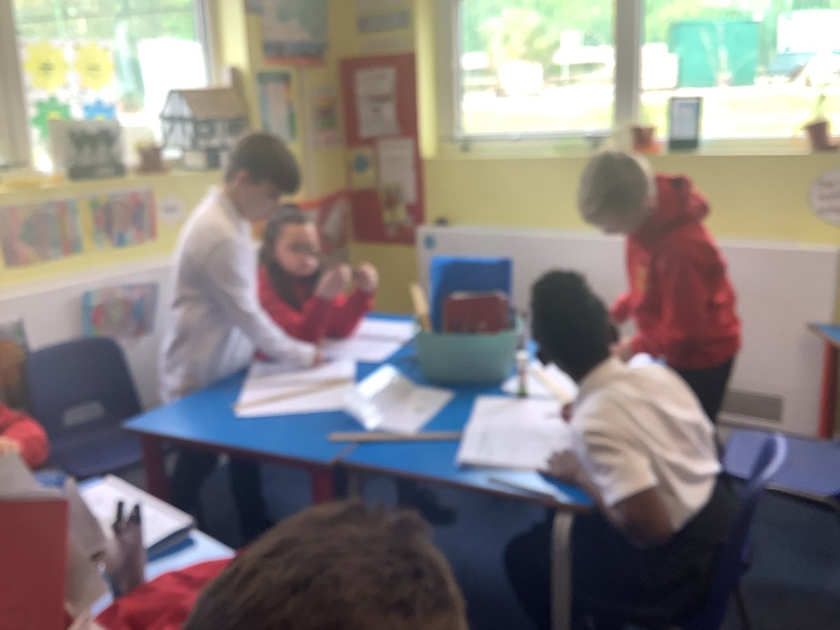 CraigfelenP's tweet photo. #cfp3 are estimating length and checking answers! https://t.co/Tm4jKeTz2m