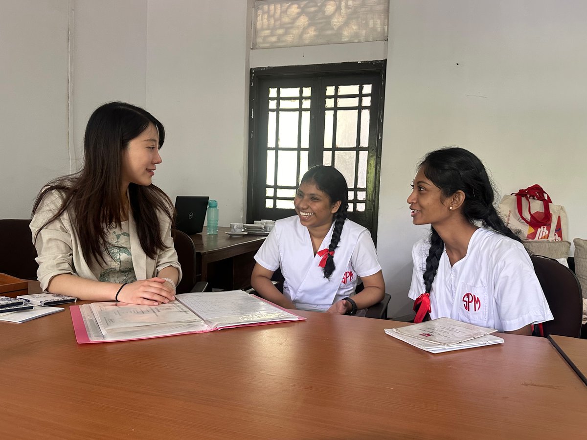 #WCSM’s delegation from #SCU visited St. Paul’s Girls’ School in Colombo, Sri Lanka, to discuss collaborations. Thrilled to offer Pre-admission Letters to two outstanding students for our MBBS Program. Join us in shaping the future of healthcare! #GlobalHealth #MedEd