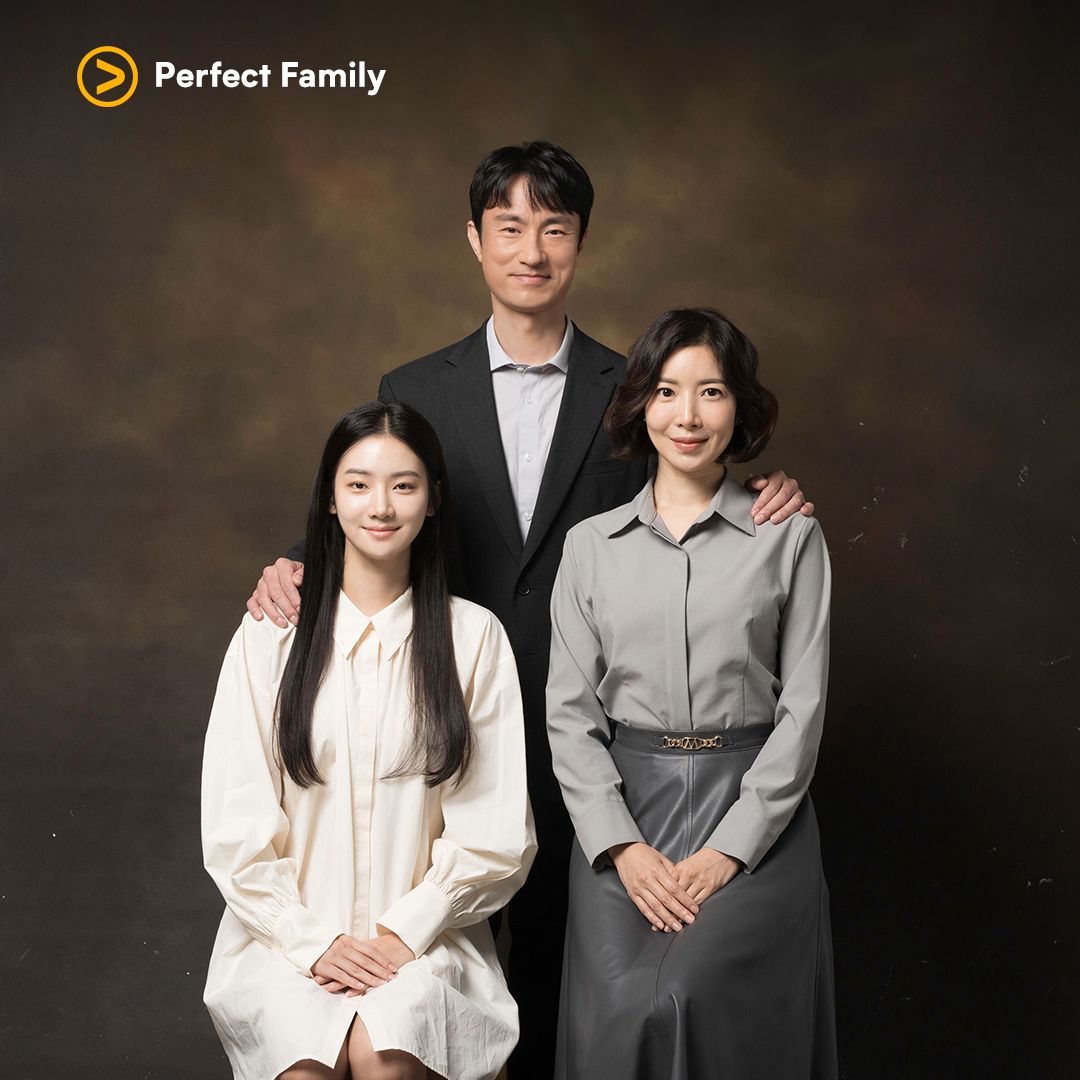 Viu_ID's tweet photo. Diangkat oleh keluarga yang bahagia, siapa sangka Choi Seon Hee malah terlibat kasus pembunuhan saudaranya sendiri! 😲

#PerfectFamily segera tayang di Viu mulai 22 Juni!

#Viu #ParkJuHyun #YoonSeAh #KimByungChul #KimYoungDae #LeeShiWoo #ChoiYeBin #YoonSangHyun #KimMyungSoo https://t.co/BzCerc4Olw