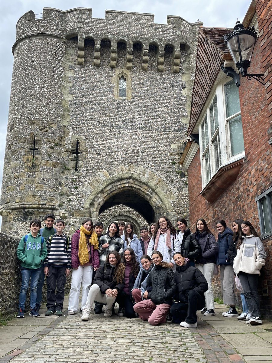 We keep on enjoying our school trip to Brighton, England. Yesterday, we visited a lovely village, Lewes &amp; Castle. A village full of History and beautiful places. <a href="/CELosRosales/">Colegio Los Rosales</a> #seaprendeloquesevive