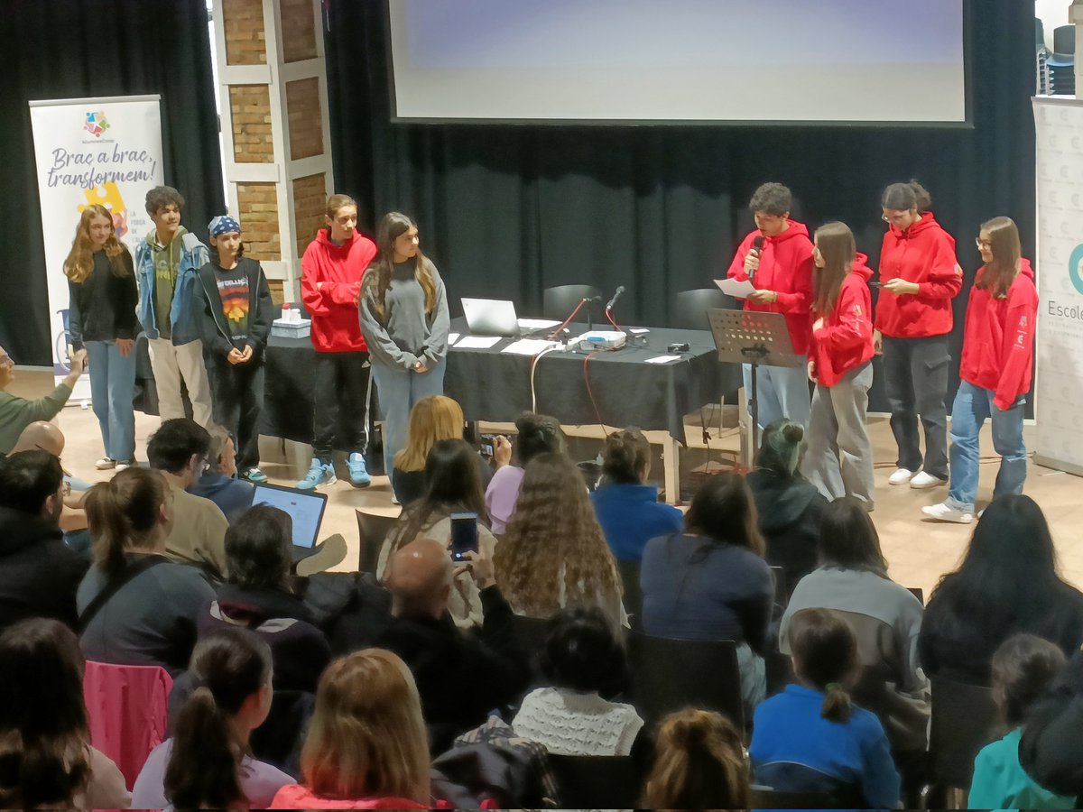 pfi_fmpla's tweet photo. Traspàs de consells rectors a #AlumnesCoop Gràcies als qui han estat, gràcies als qui ara mateix ens representen https://t.co/DDtWLbv4ie
