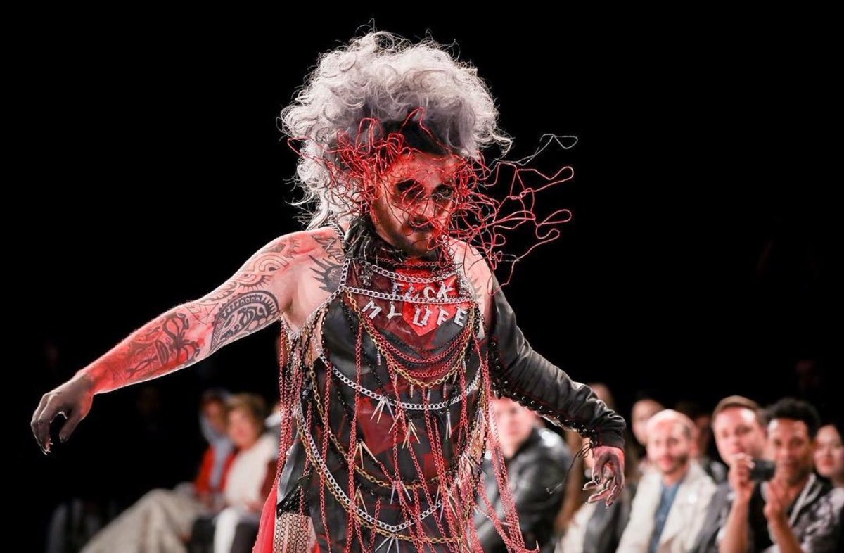 jacklynnehyde's tweet photo. Ive downloaded your sins
It’s not fair, it wasn’t my idea to let you in 
Give me your runway #wbw https://t.co/dhCpYFOBC3
