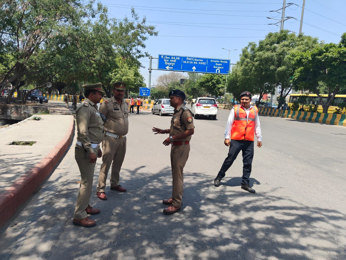 dcptrafficnoida tweet picture