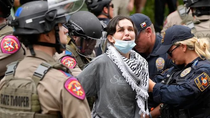 @TvAlmasirah We strongly condemned the FBI crackdown on peaceful university students protest on #GazaGenocides 
These are Human Rights Violation. 

#HumanRightsViolations 
#HumanRightsWatch 
#Palestine
#Apartheid 

#غزة #تمرد_طلاب_امريكا #ColumbiaUniversity