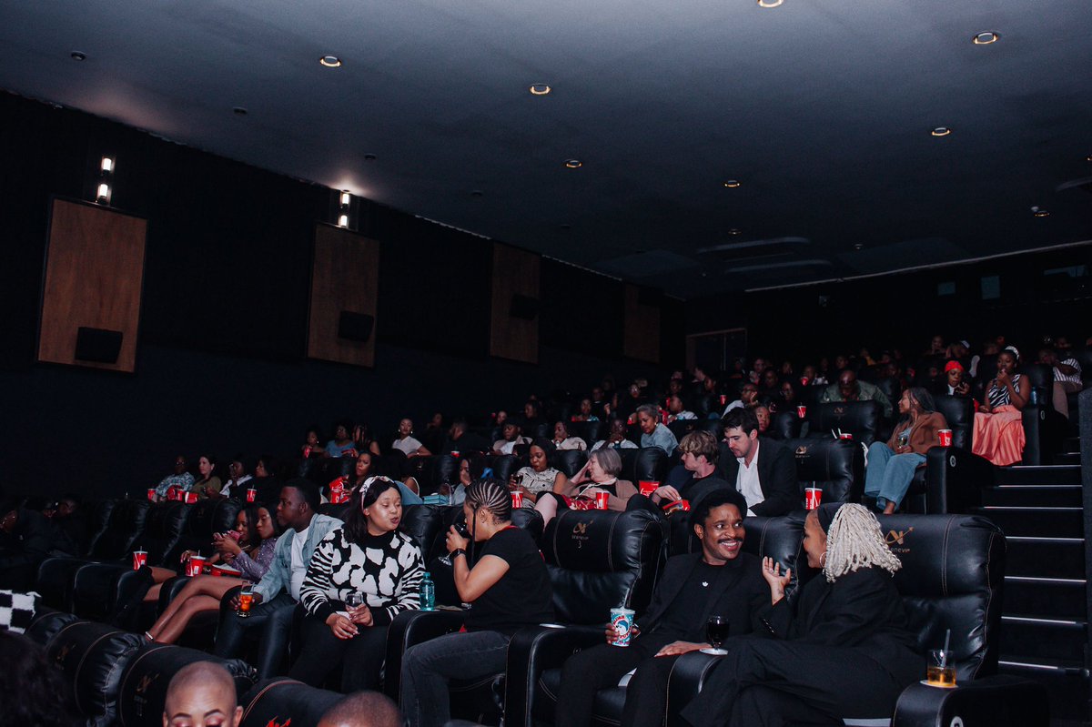 Full room for the film premiere of Real Estate Sisters, coming to your Netflix screen tomorrow, Friday 26 April!🫶🏽🥹🔥 these people shared the first laugh!
