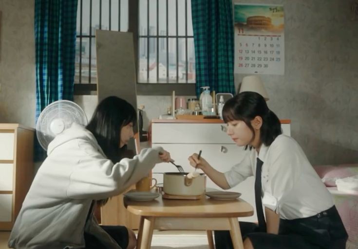 This is so sujaeun coded:( suji always looking at jaeun when she's hurt.. being worried and concerned about her cooking food for her making her feel loved and seen:( they're so dear to me:(